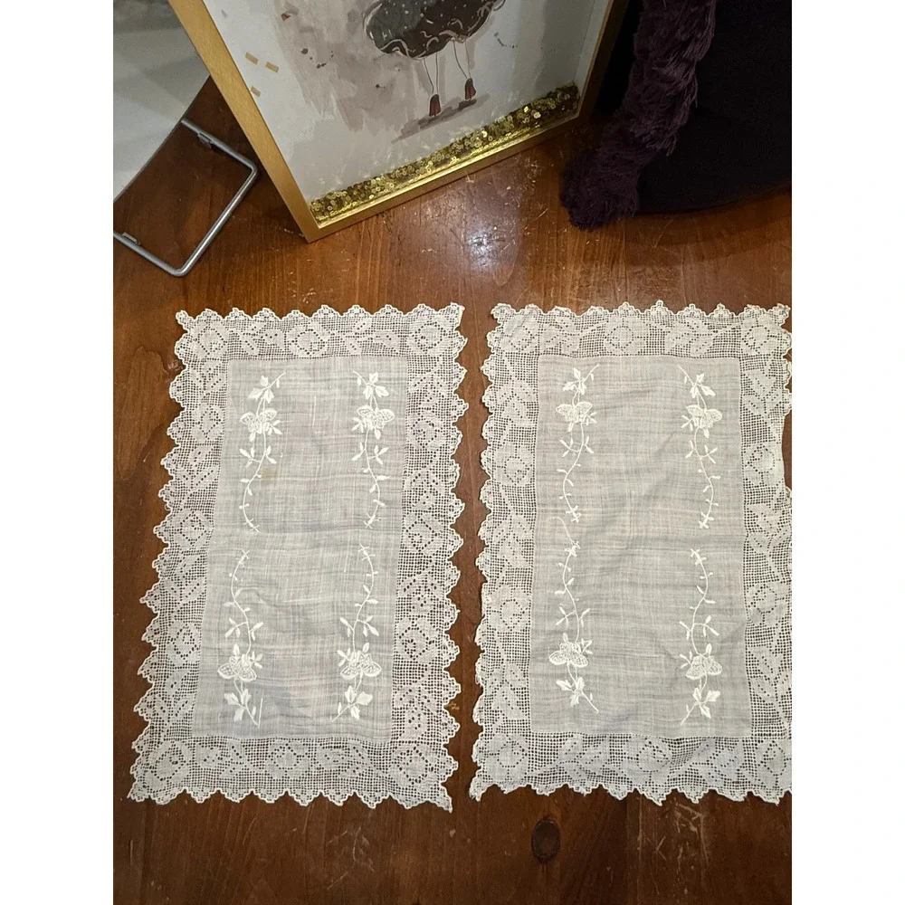 Vintage White Linen Lace Placemats Set of 2 Floral Embroidered Scalloped Edge